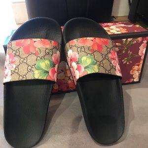 Gucci Bloom Slides